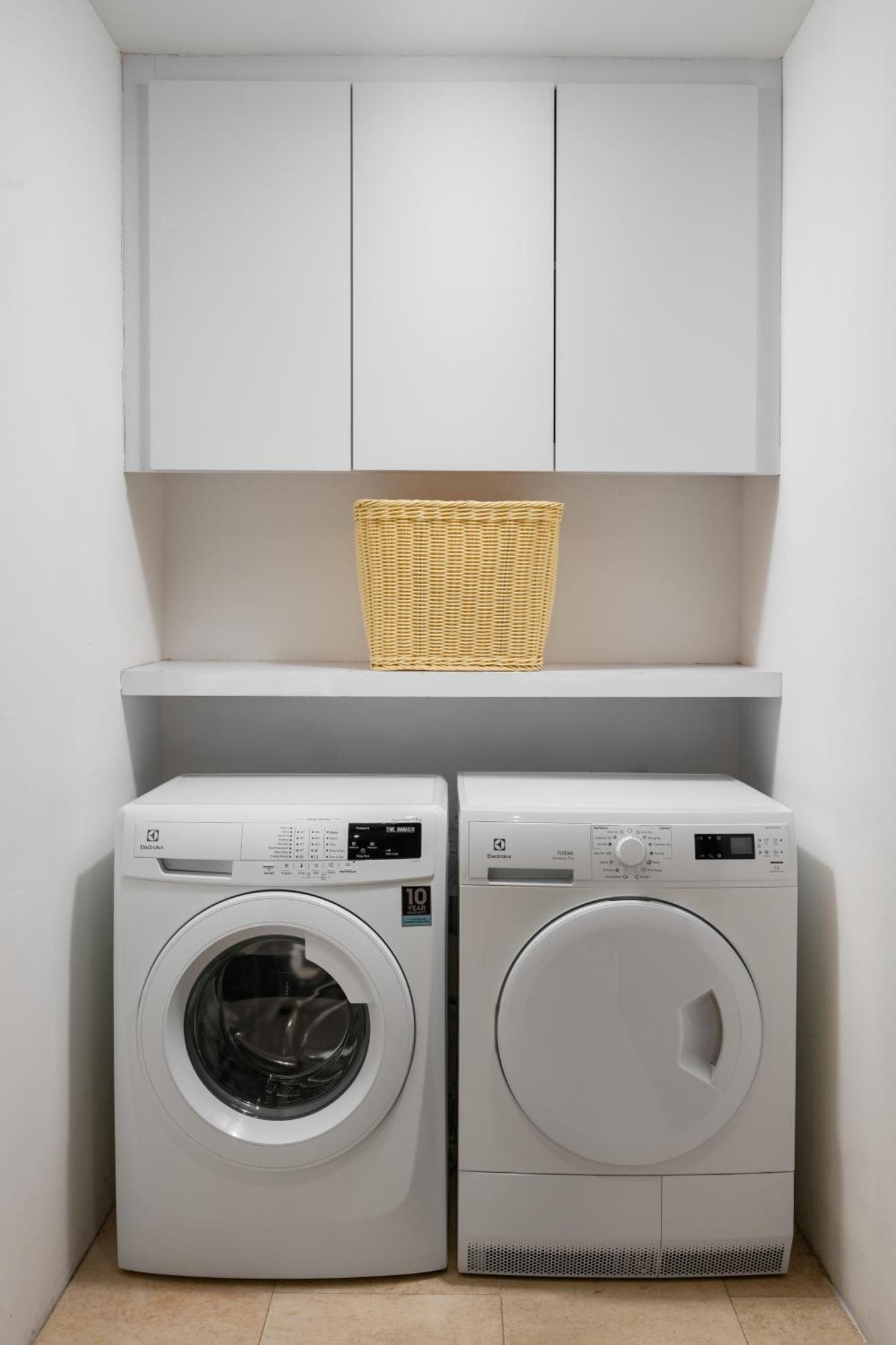 Fraser Place Puteri Harbour Nusajaya  Buitenkant foto Laundry basket
