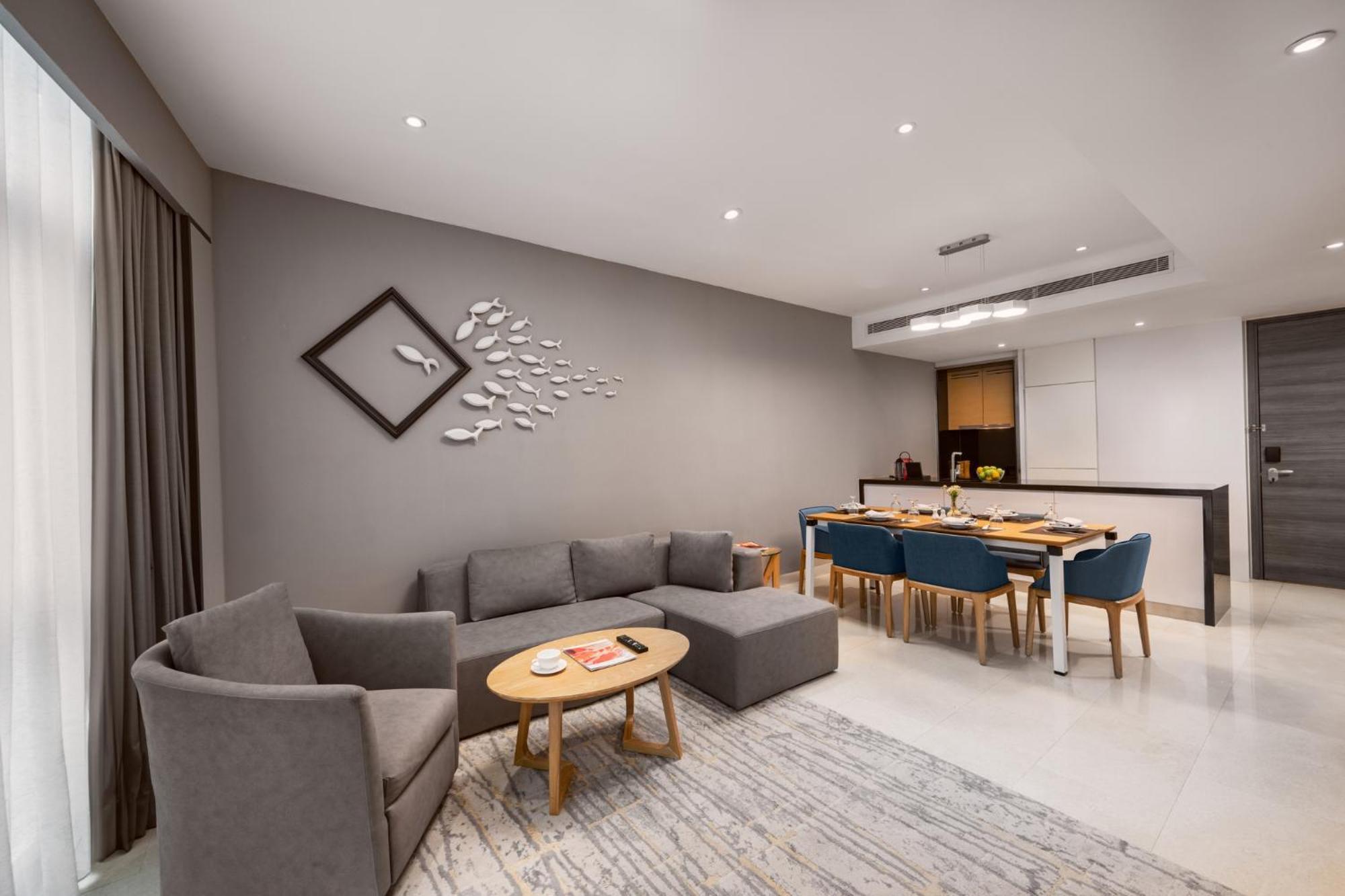 Fraser Place Puteri Harbour Nusajaya  Buitenkant foto A living room in a condominium