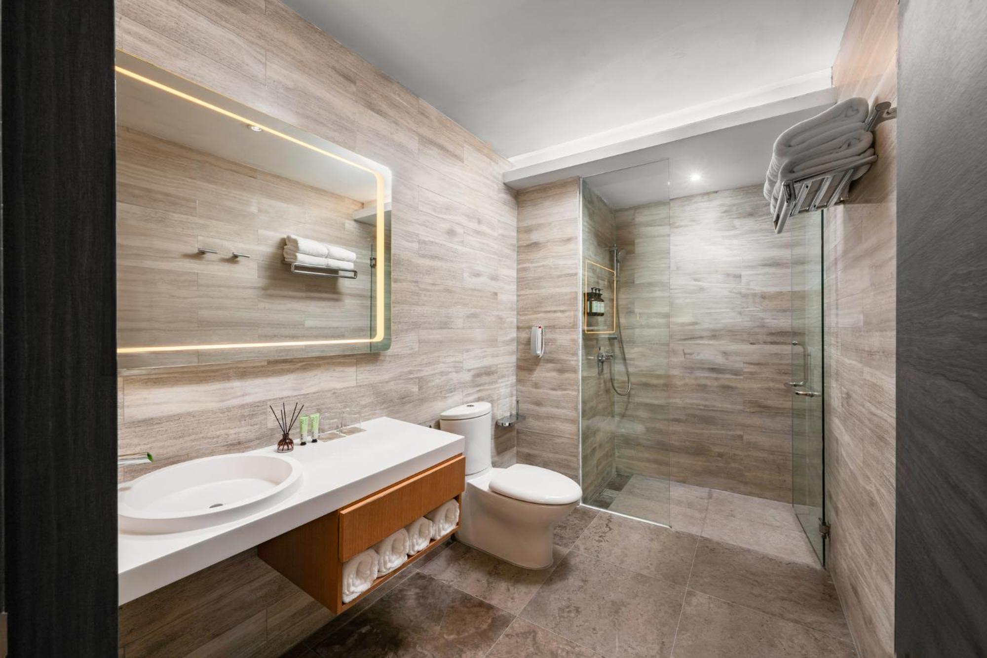Fraser Place Puteri Harbour Nusajaya  Buitenkant foto Bathroom