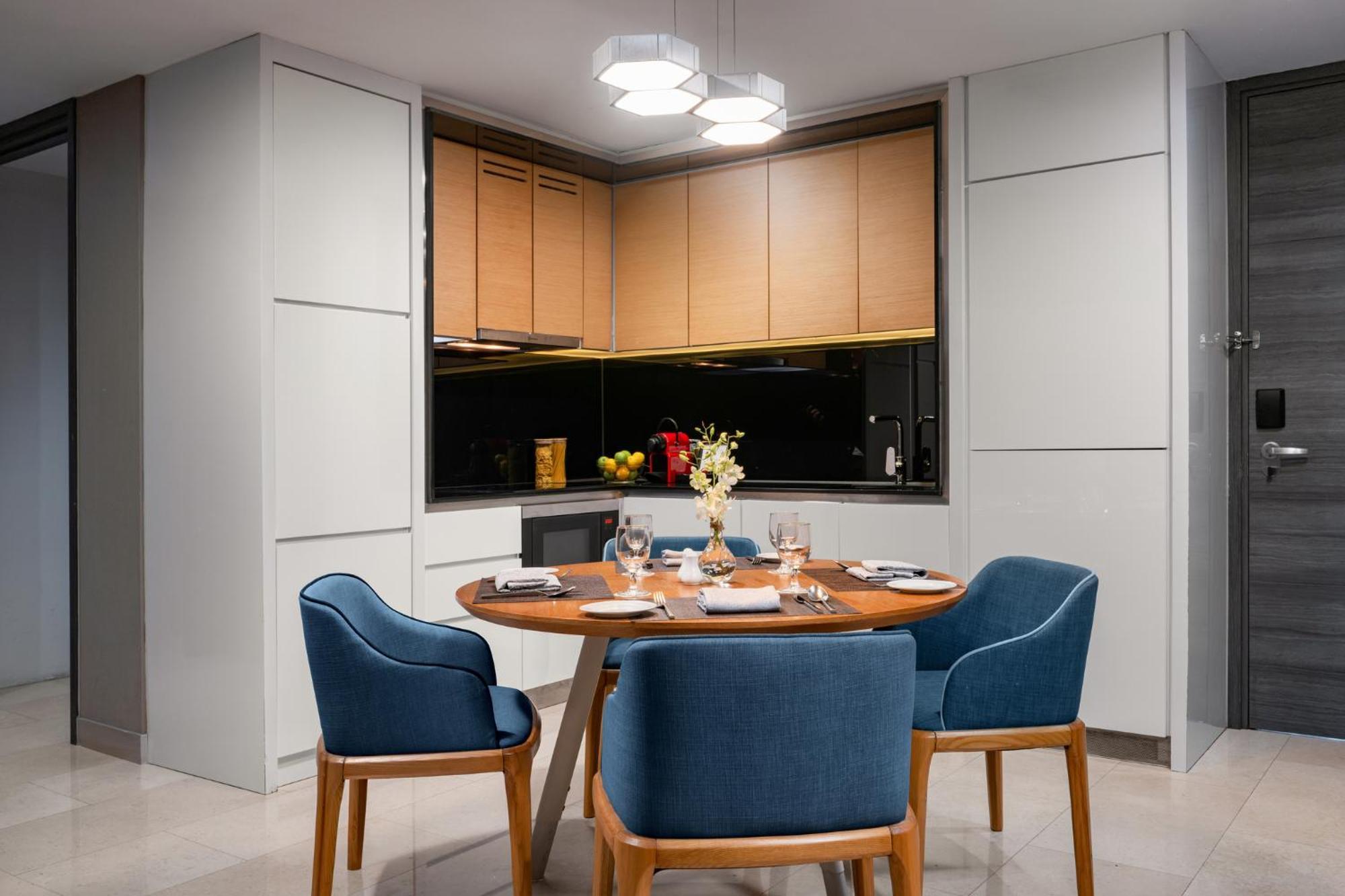 Fraser Place Puteri Harbour Nusajaya  Buitenkant foto A modern kitchen