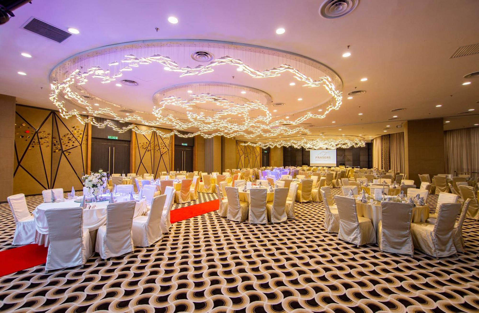 Fraser Place Puteri Harbour Nusajaya  Buitenkant foto The ballroom of the hotel